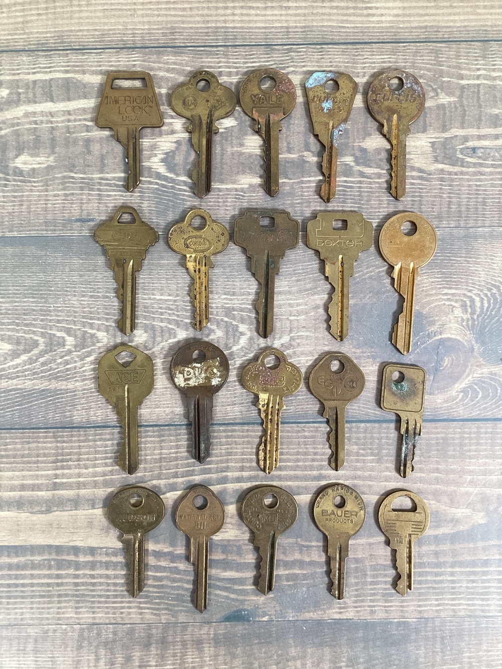 Lot 20 Vintage Brass Keys - Crafts Steampunk Collection Display Art